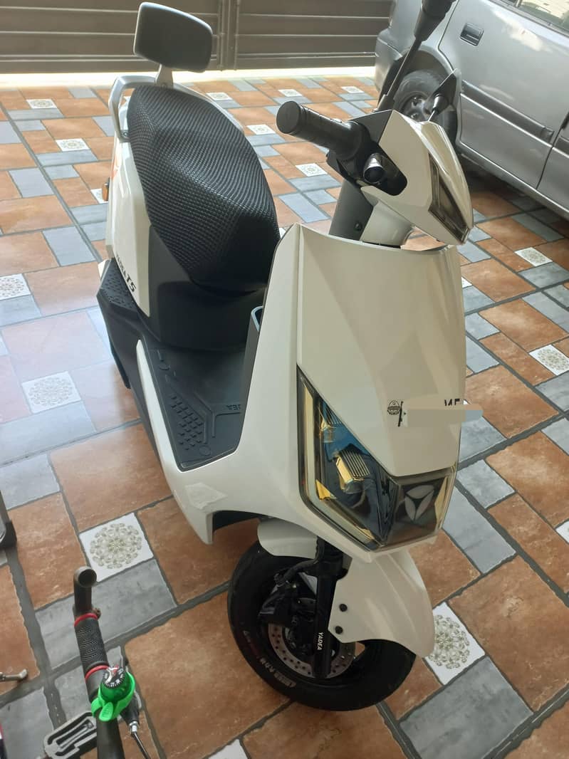 Yadea T5 2