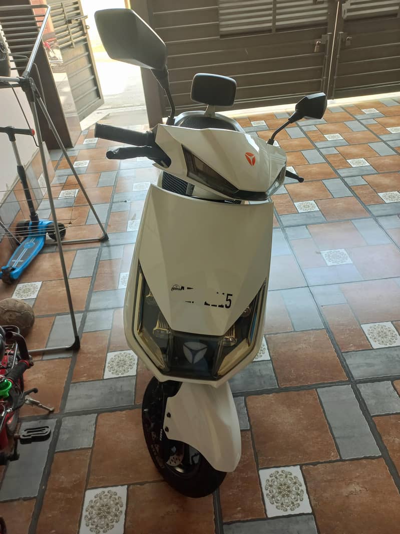 Yadea T5 3