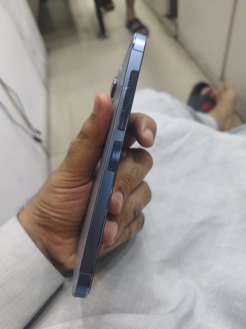 Apple iPhone 13 Pro Max 1