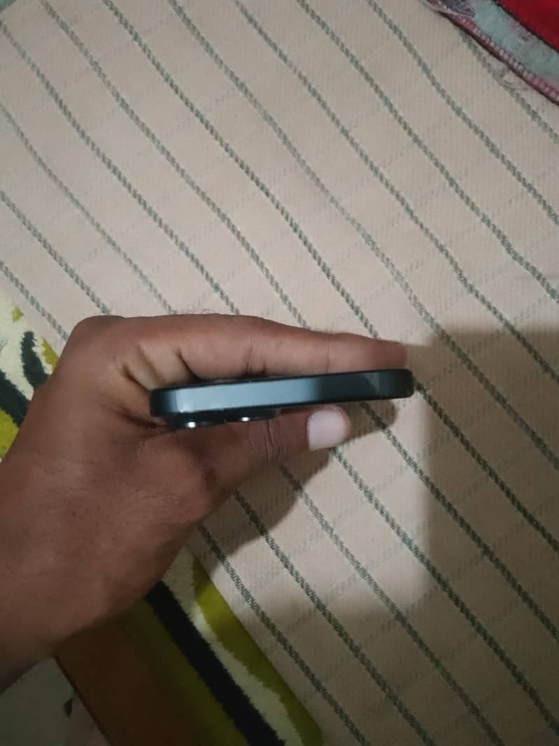 Apple iPhone 15 3