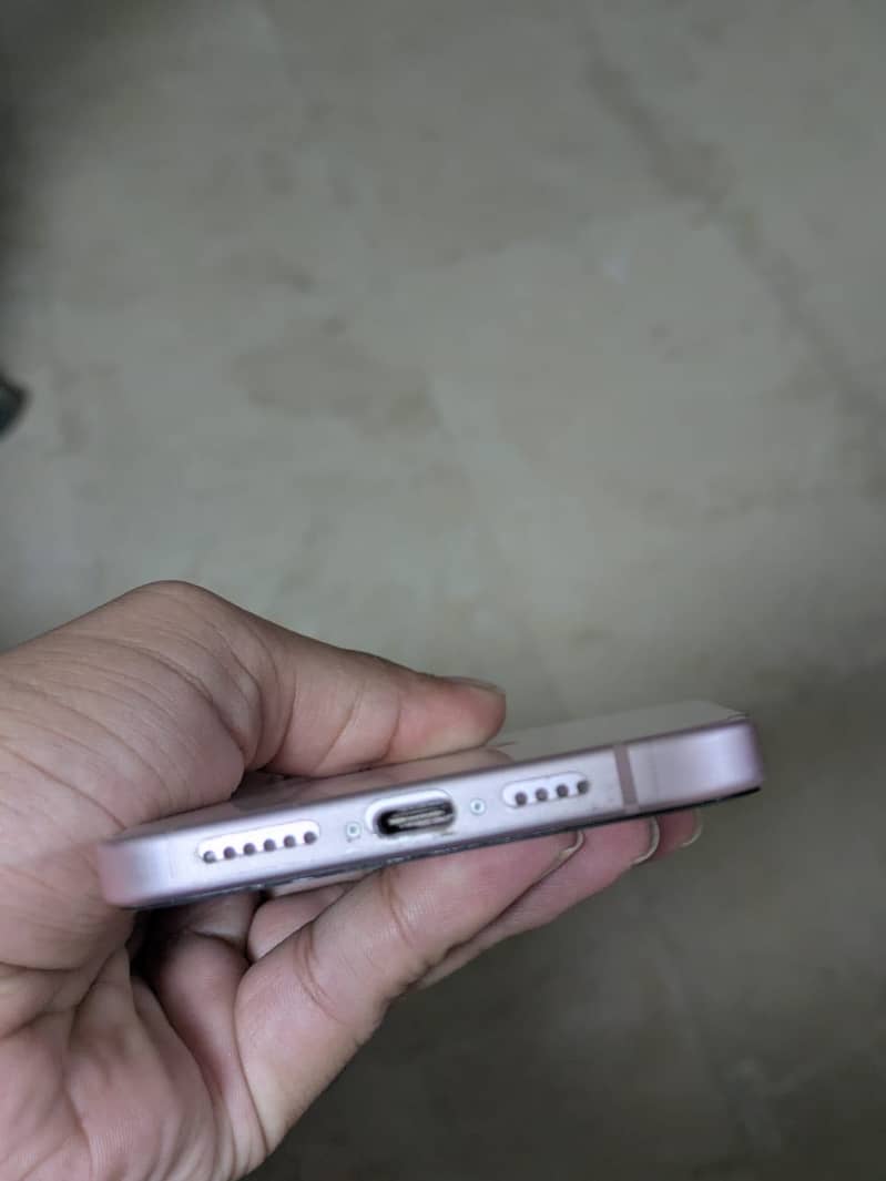 Apple iPhone 15 plus 3