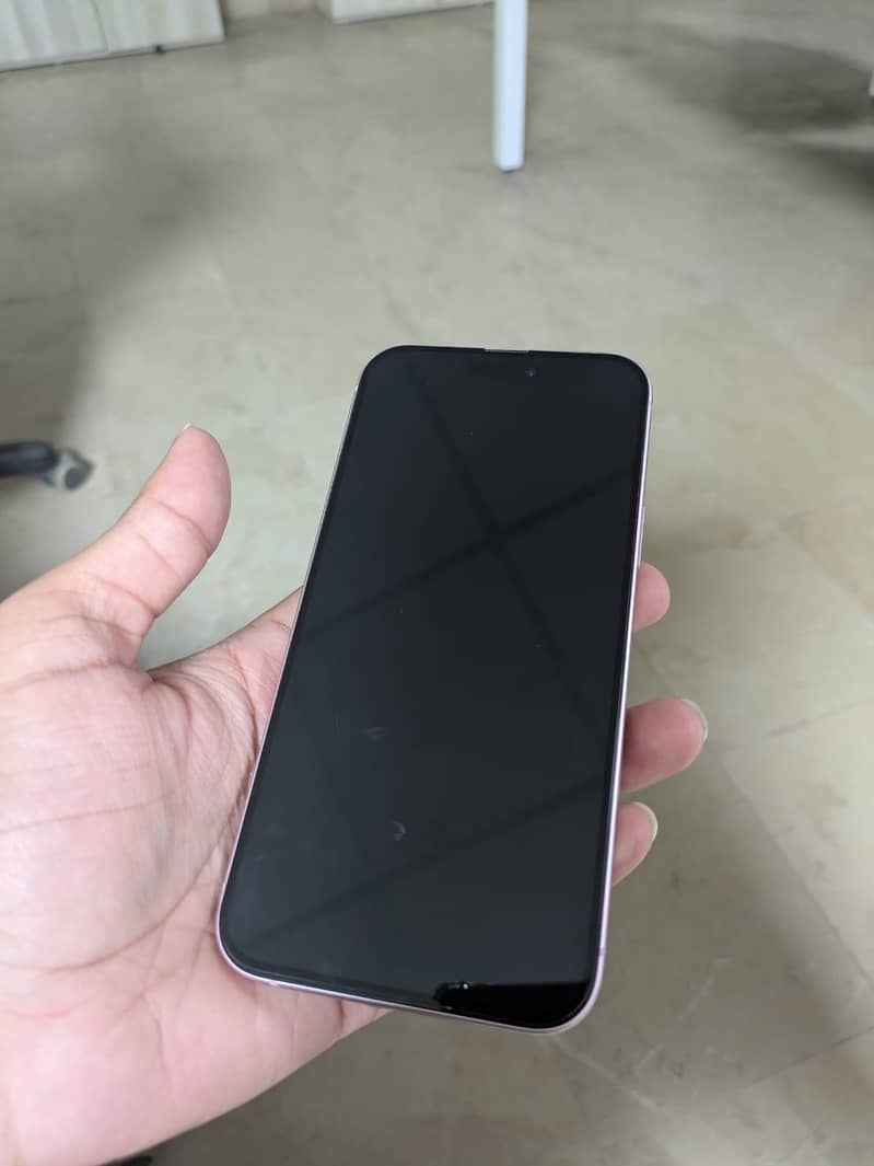 Apple iPhone 15 plus 4