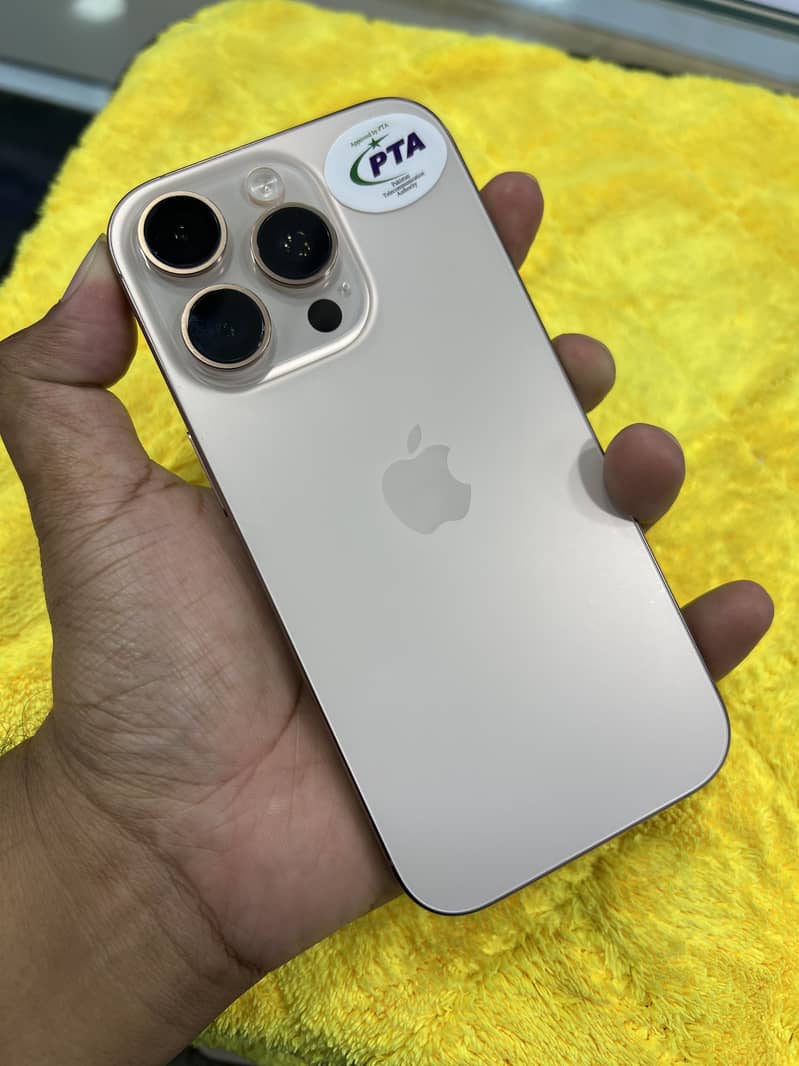 Apple iPhone 16 Pro 3