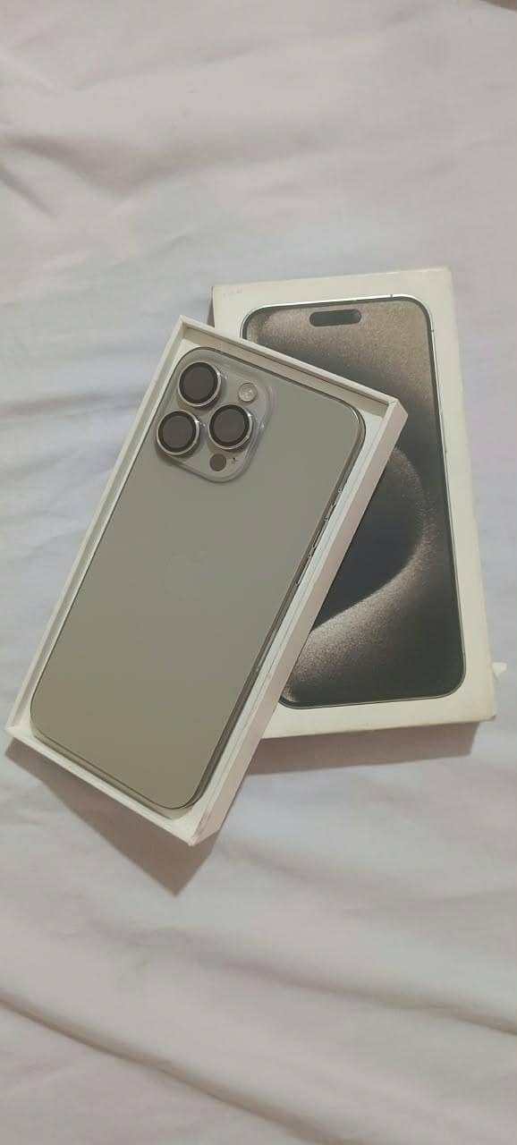 Apple iPhone 15 Pro Max 0