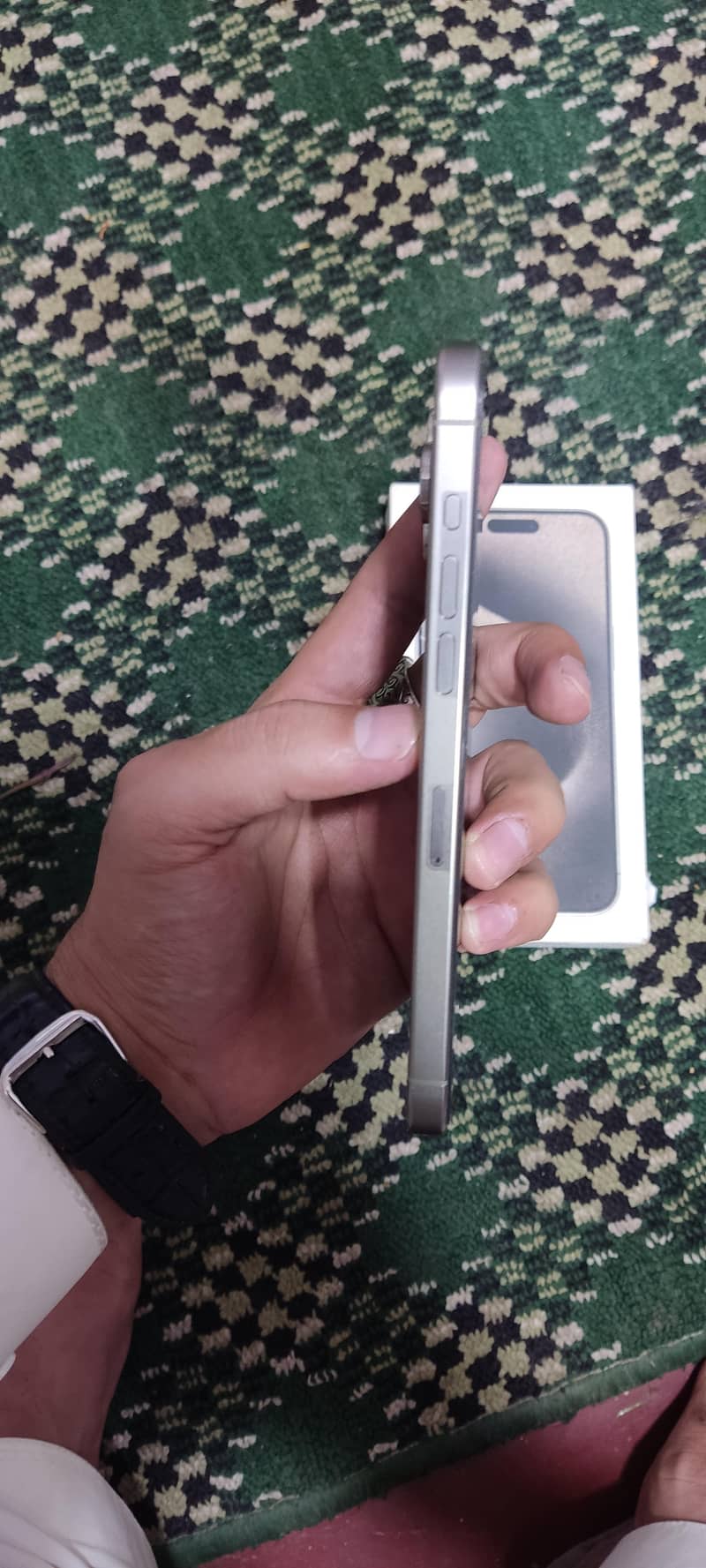 Apple iPhone 15 Pro Max 4