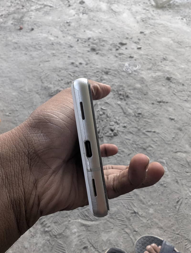 Google Pixel 8 2