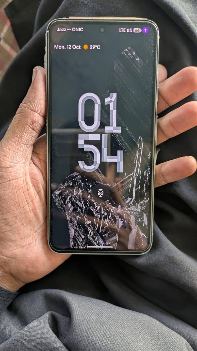 Google Pixel 8 6