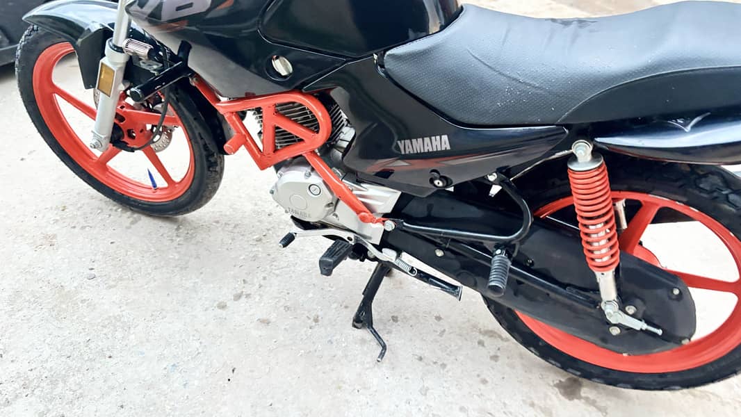 Ybr125 ESD 1