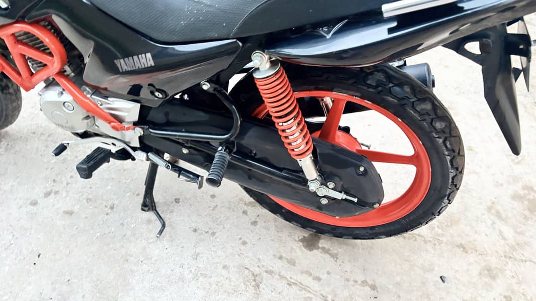 Ybr125 ESD 6