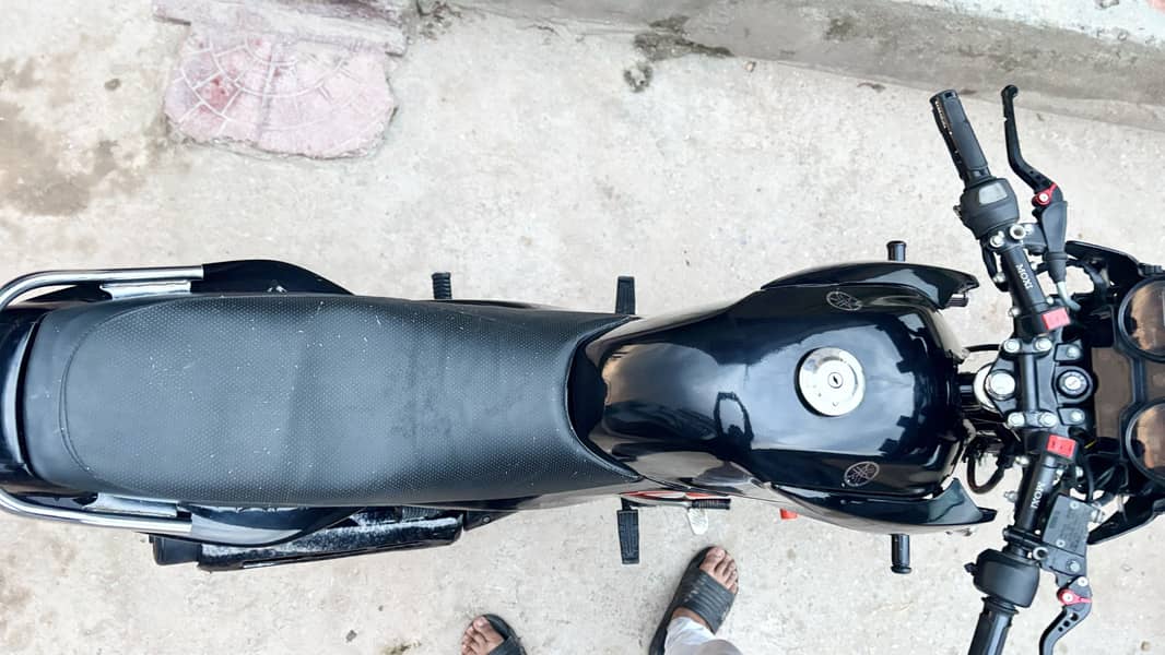Ybr125 ESD 16