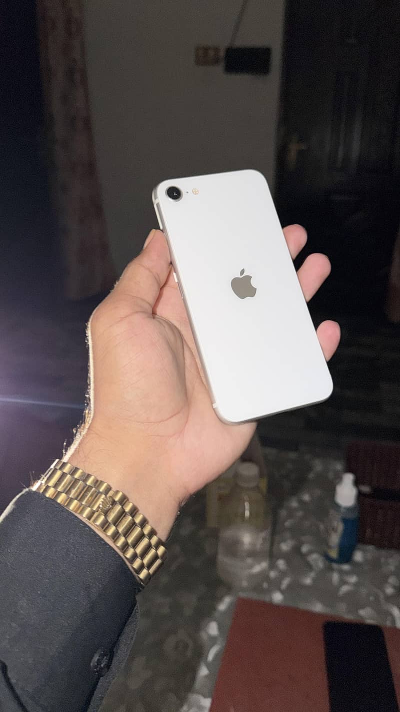 Apple iPhone SE 0