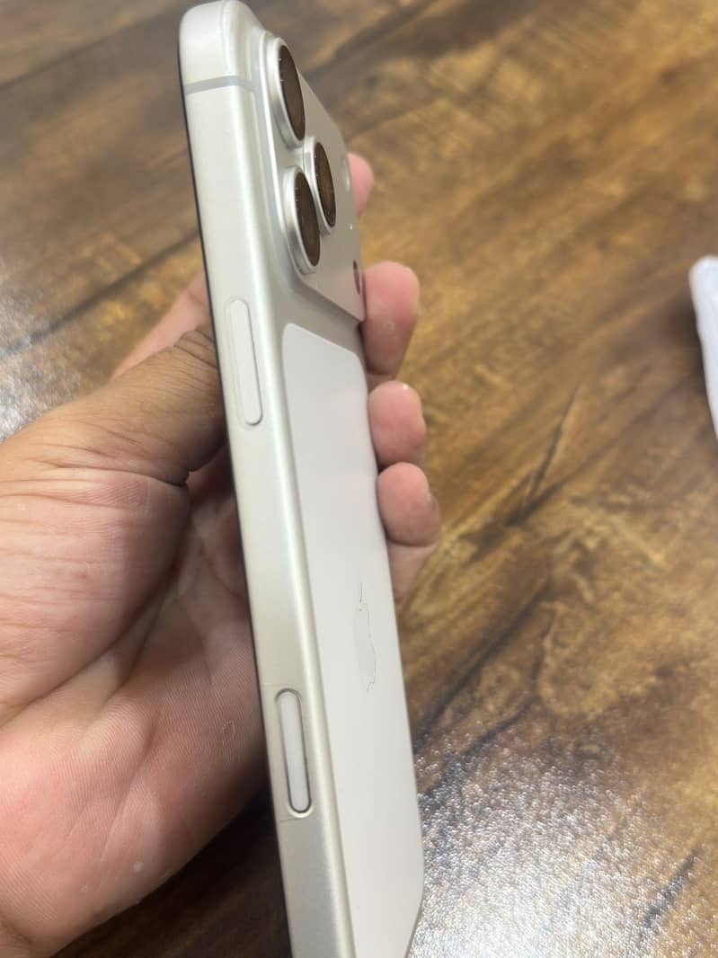 Apple iPhone 17 Pro Max 1