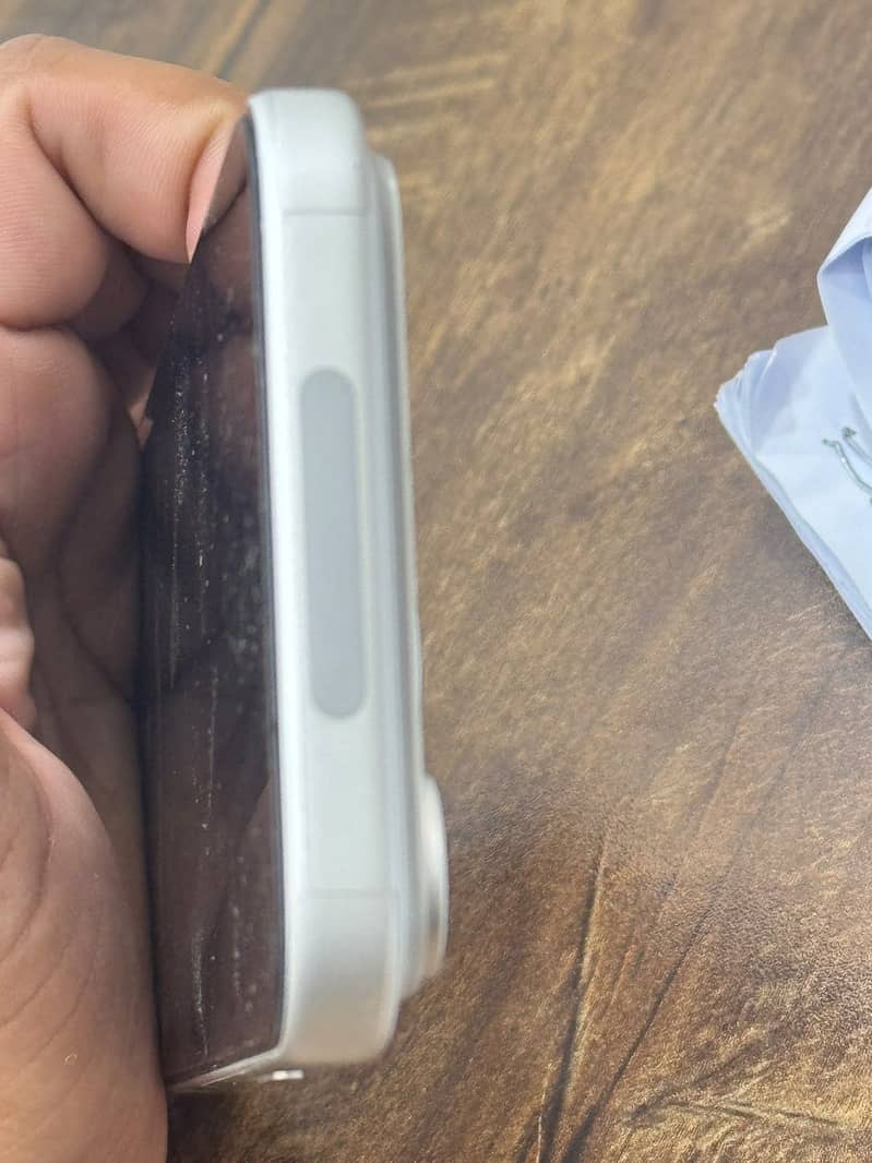 Apple iPhone 17 Pro Max 3