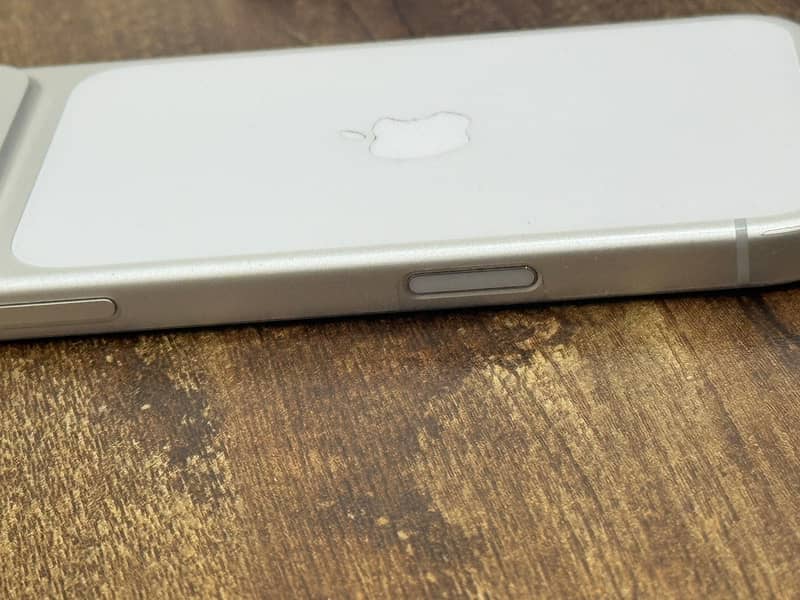 Apple iPhone 17 Pro Max 6