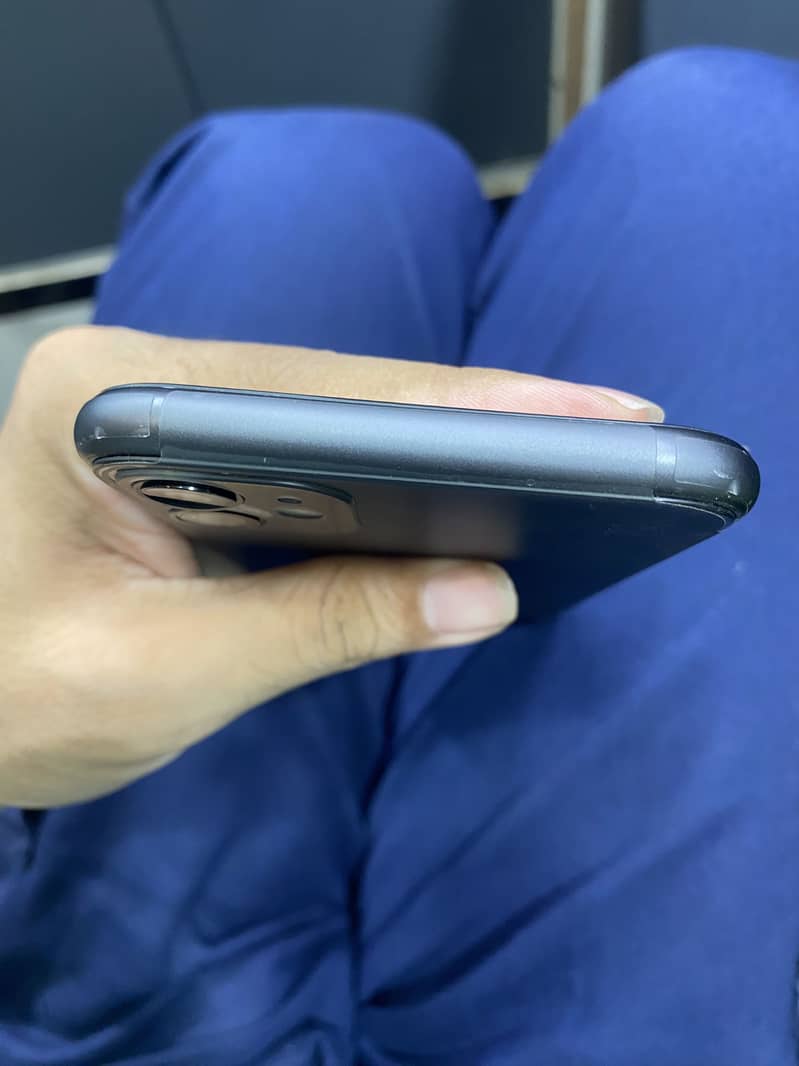 Apple iPhone 11 7