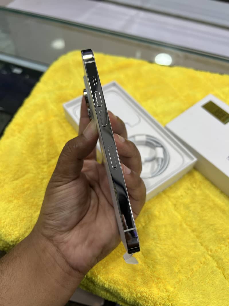 Apple iPhone 14 Pro 1