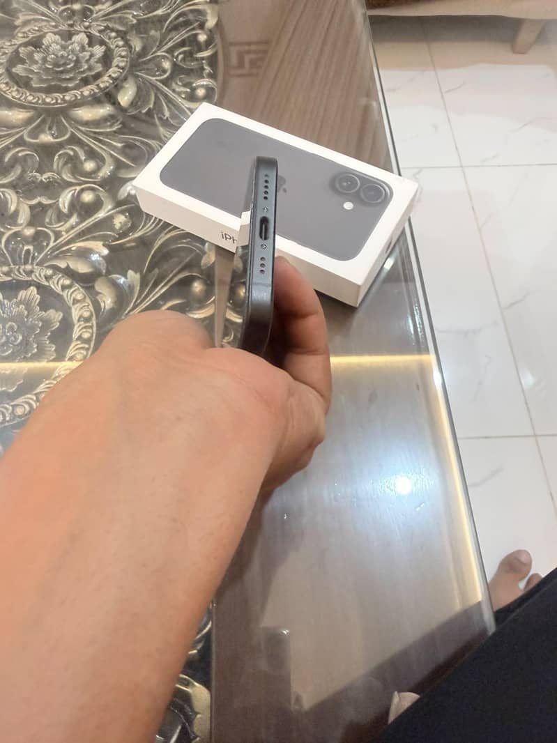 Apple iPhone 16 1