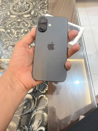 Apple iPhone 16