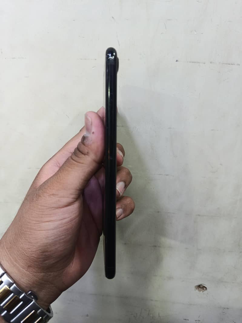 Apple iPhone 7 Plus 2