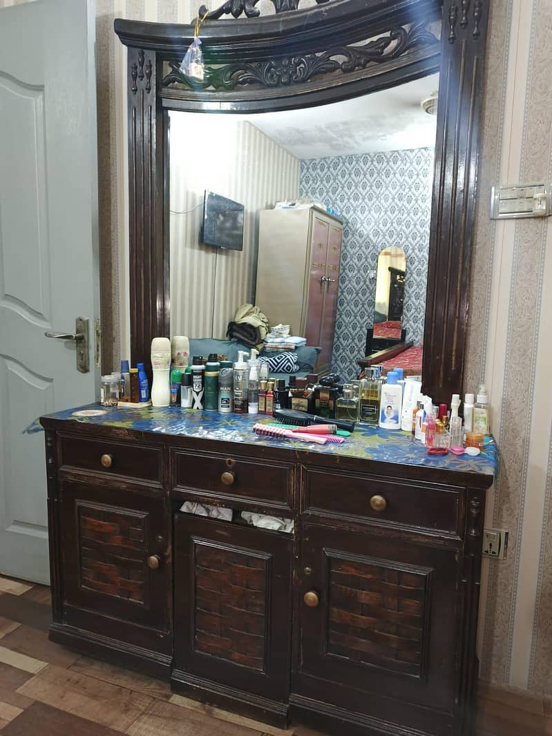 Dressing Table 0