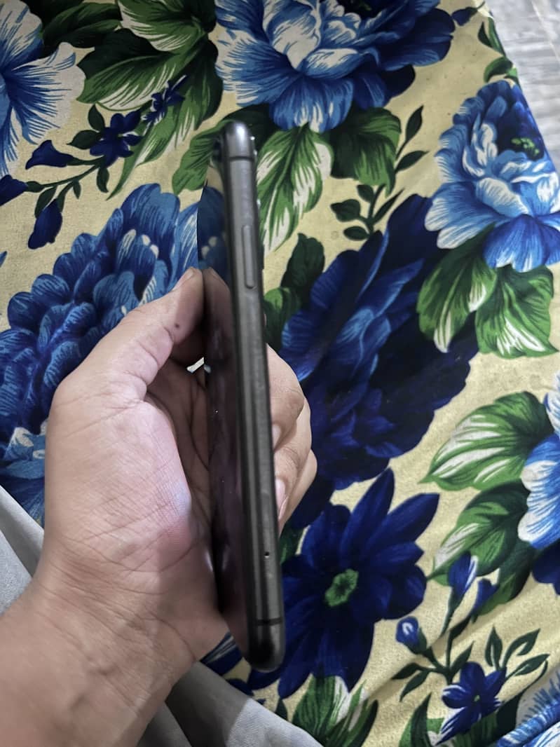 Apple iPhone 11 2