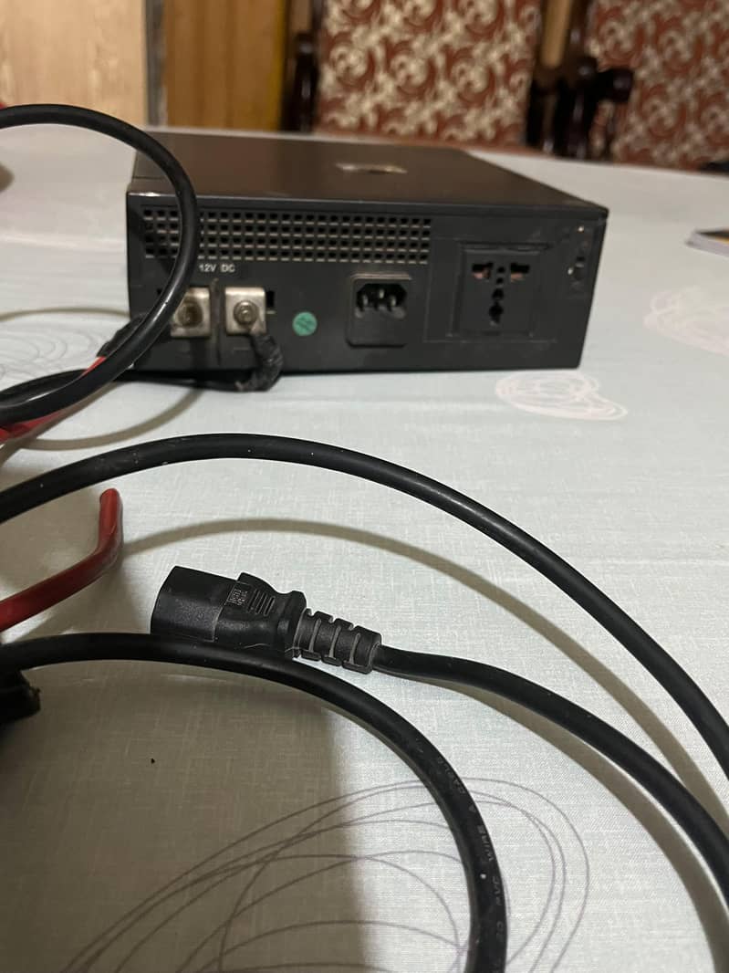 UPS in good condition 5