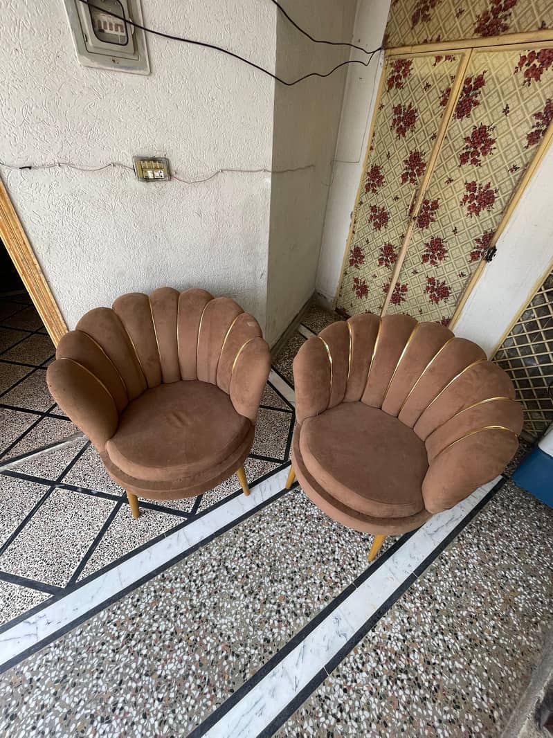2 coffee Chairs 3