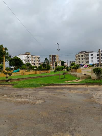 120 Sq Yards Location Plot For Sale