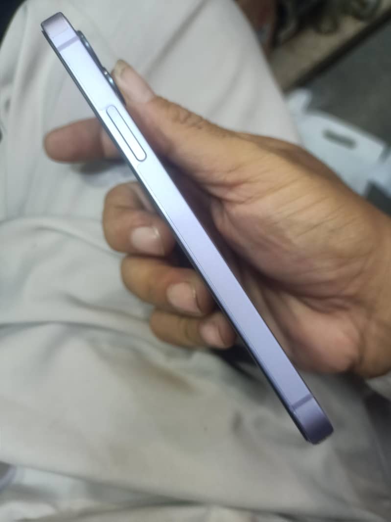 Apple iPhone 12 3