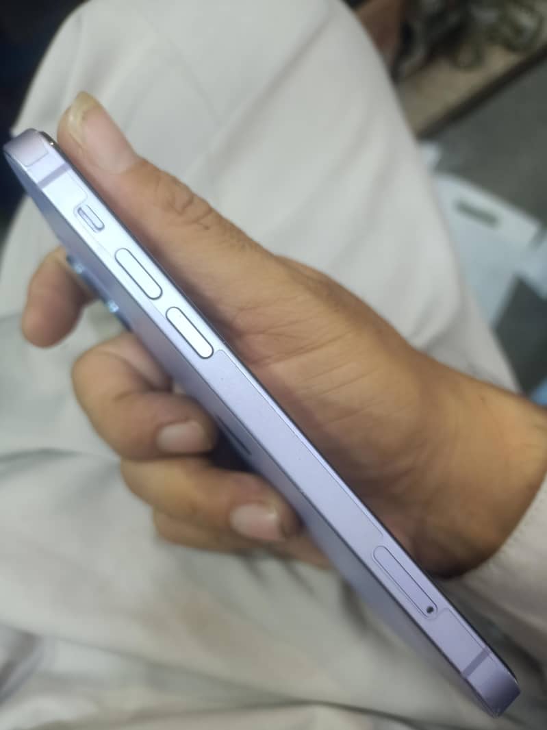 Apple iPhone 12 5