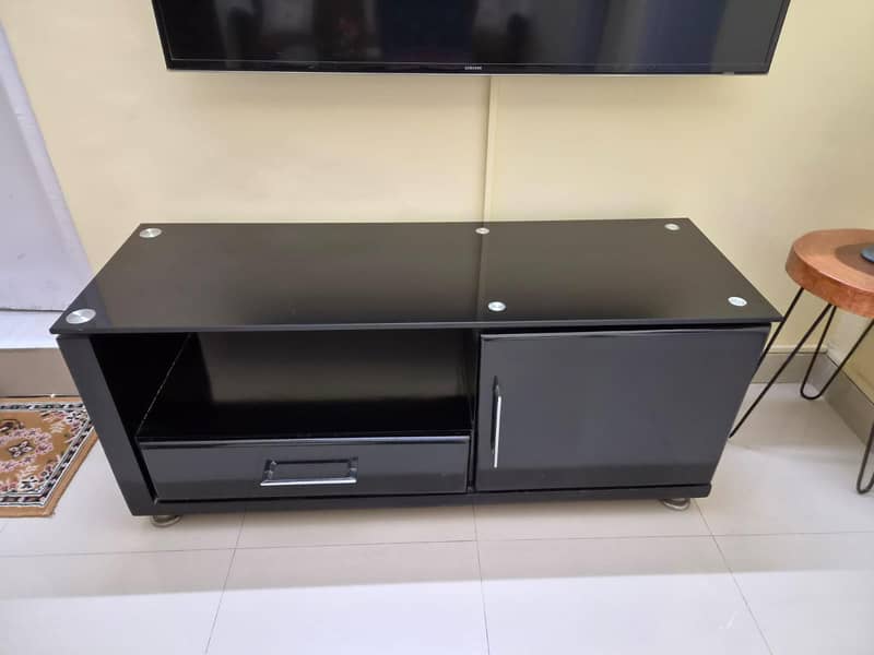 TV Console 2