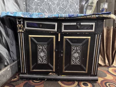 beautiful heavy wooden king size bed with iron stand