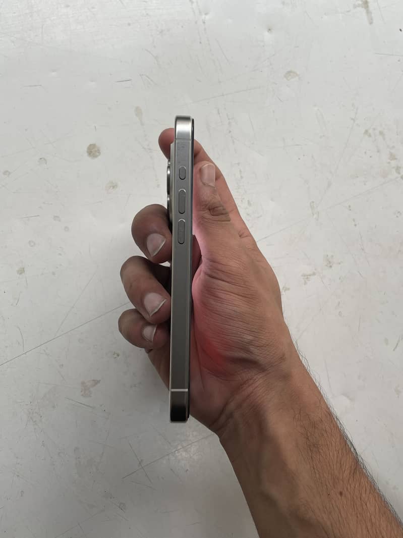 Apple iPhone 15 Pro 1