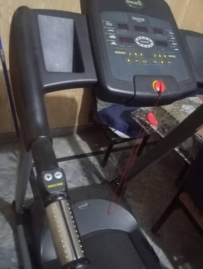 Treadmill for sale in 3Hp Moter Auto incline 135kg weight spoated