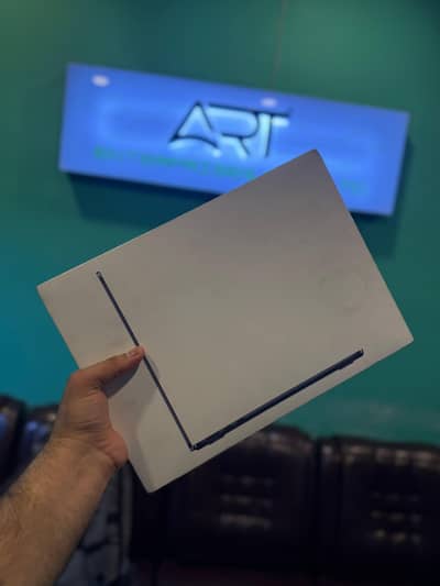 MACBOOK AIR M5 _ BOX NON ACTIVE
