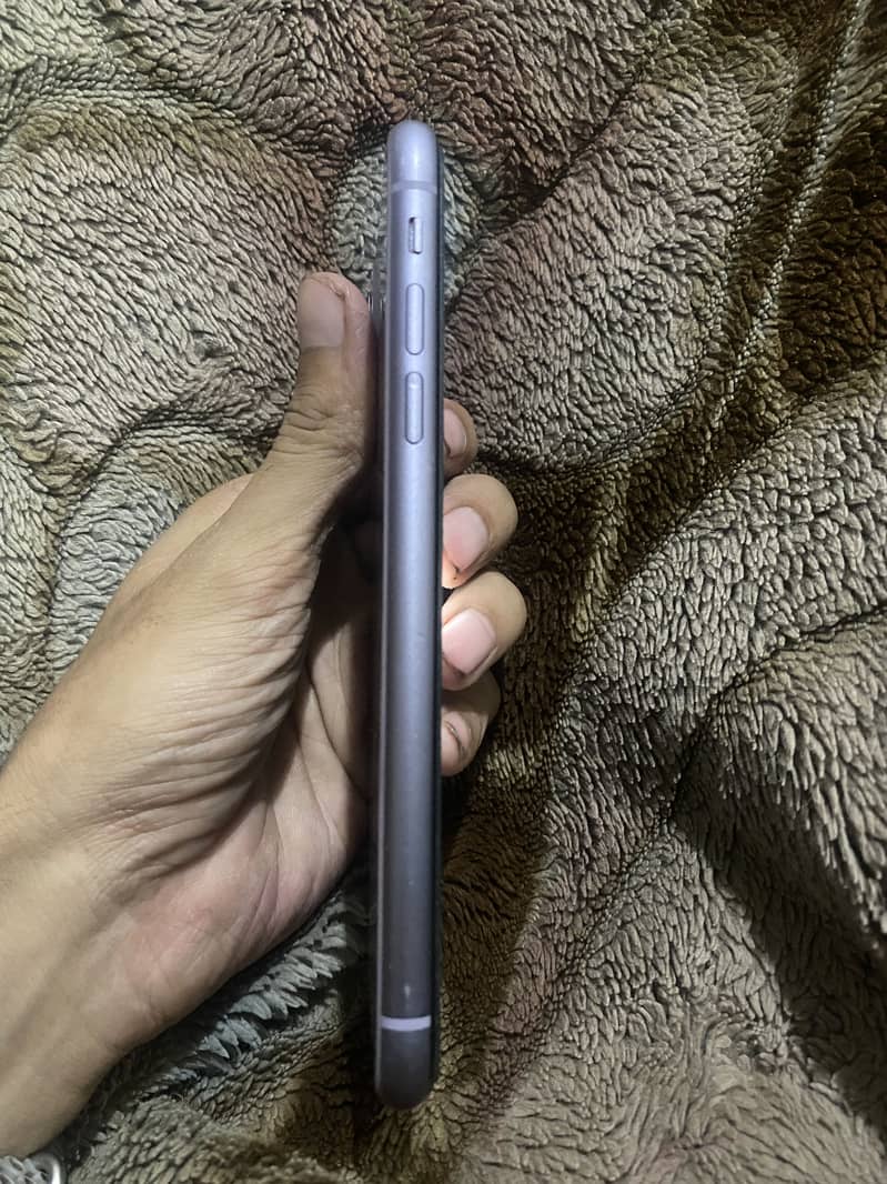 Apple iPhone 11 9
