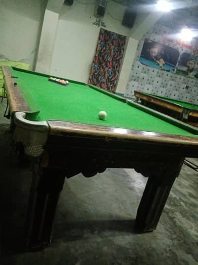 Snooker Table 4.5/8.5 feet First read add