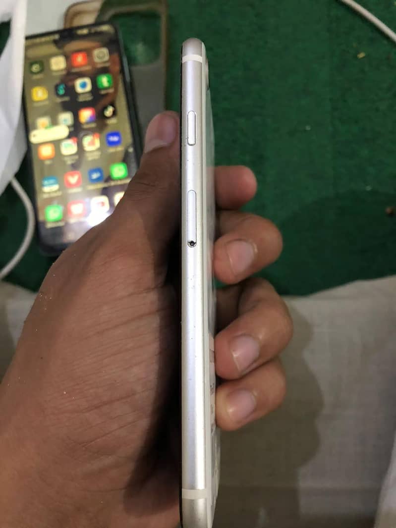 Apple iPhone SE 3