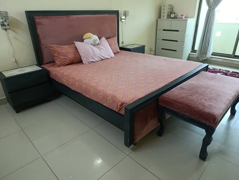 King bed 0