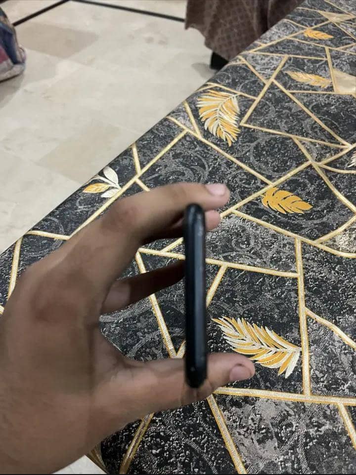 Apple iPhone SE 6