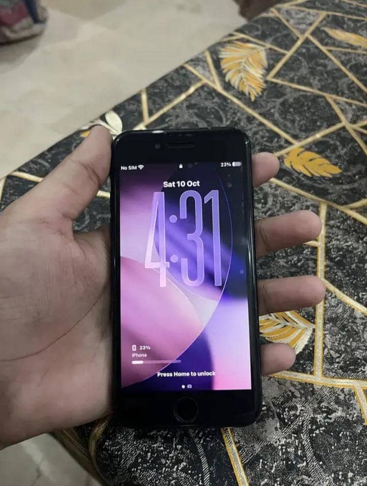 Apple iPhone SE 8