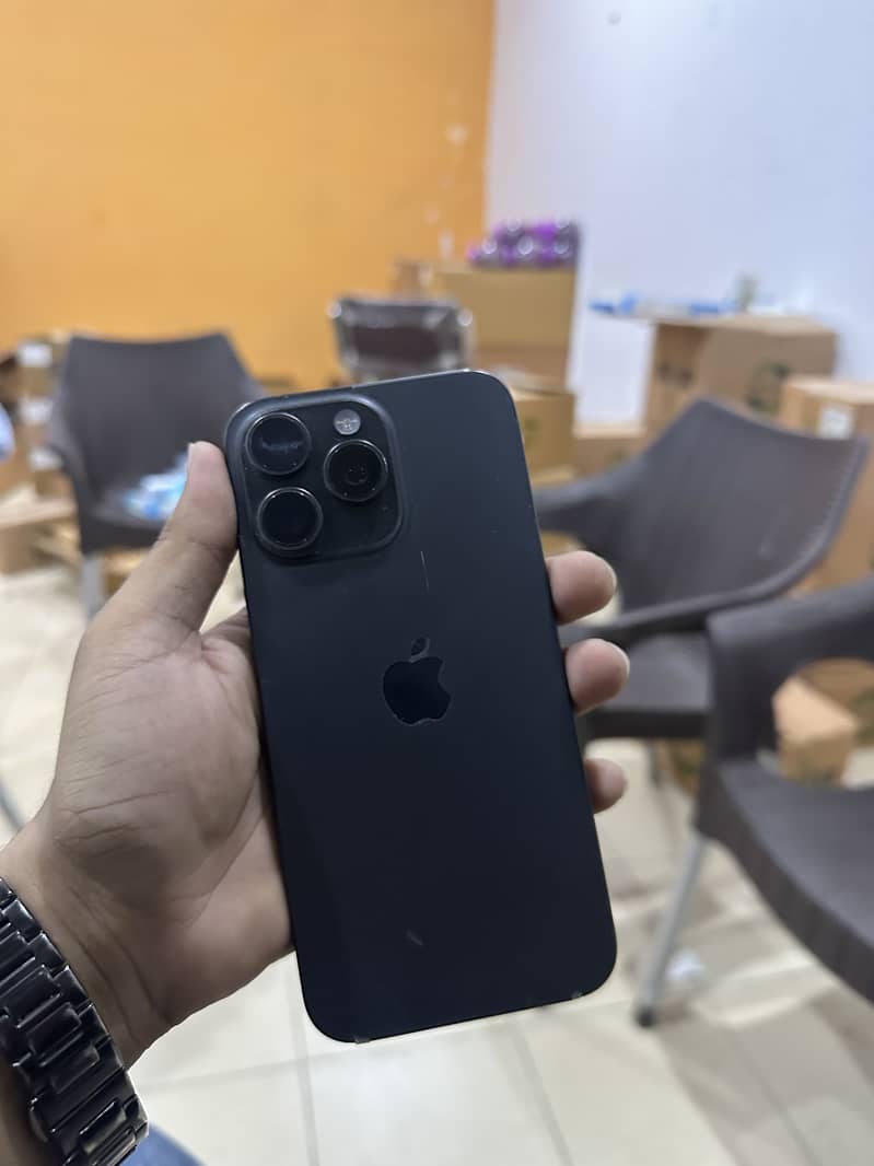 Apple iPhone 15 Pro Max 0
