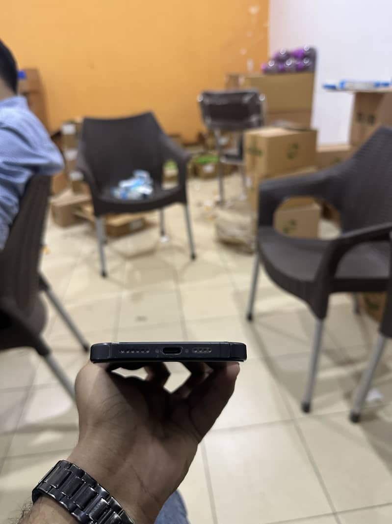 Apple iPhone 15 Pro Max 2