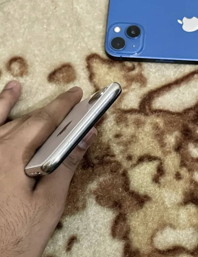 Apple iPhone X 2