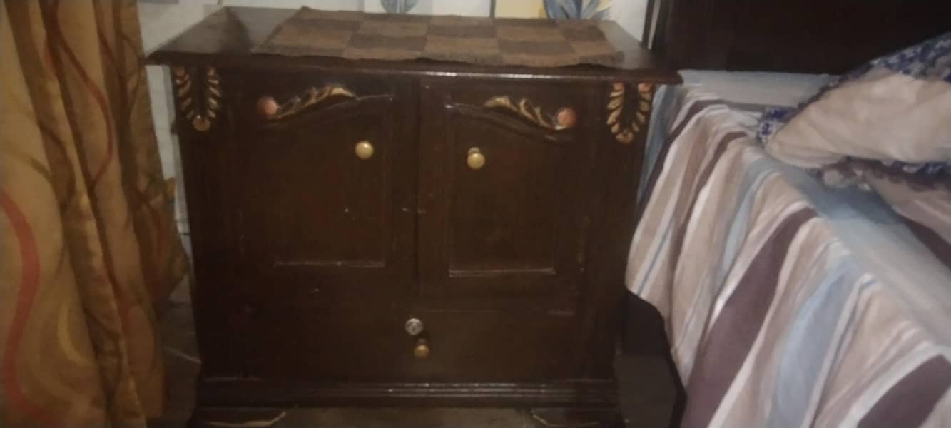 Solid Wooden Bed Set Condition 10/10 4