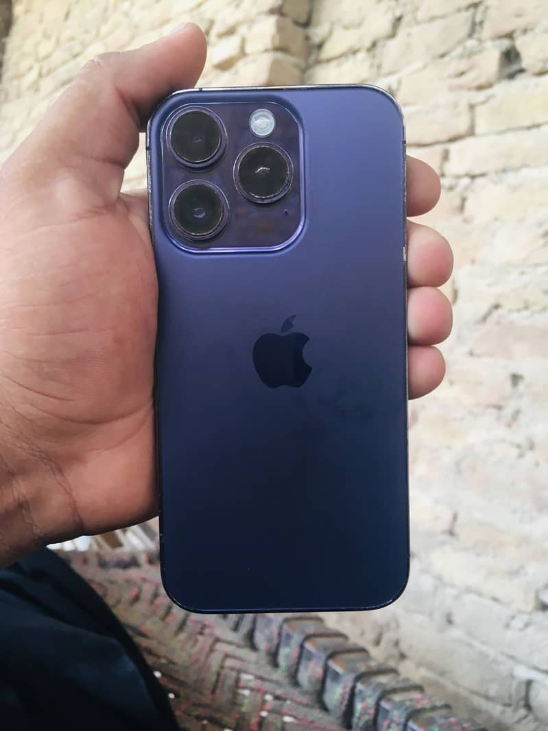 Apple iPhone 14 Pro 1
