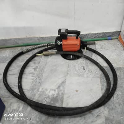 Electric concrete vibrator with 6 m shaft