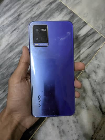 Vivo V21