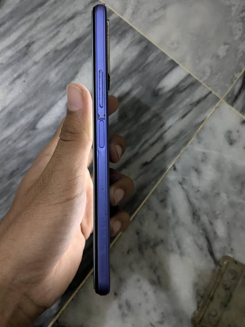 Vivo V21 1