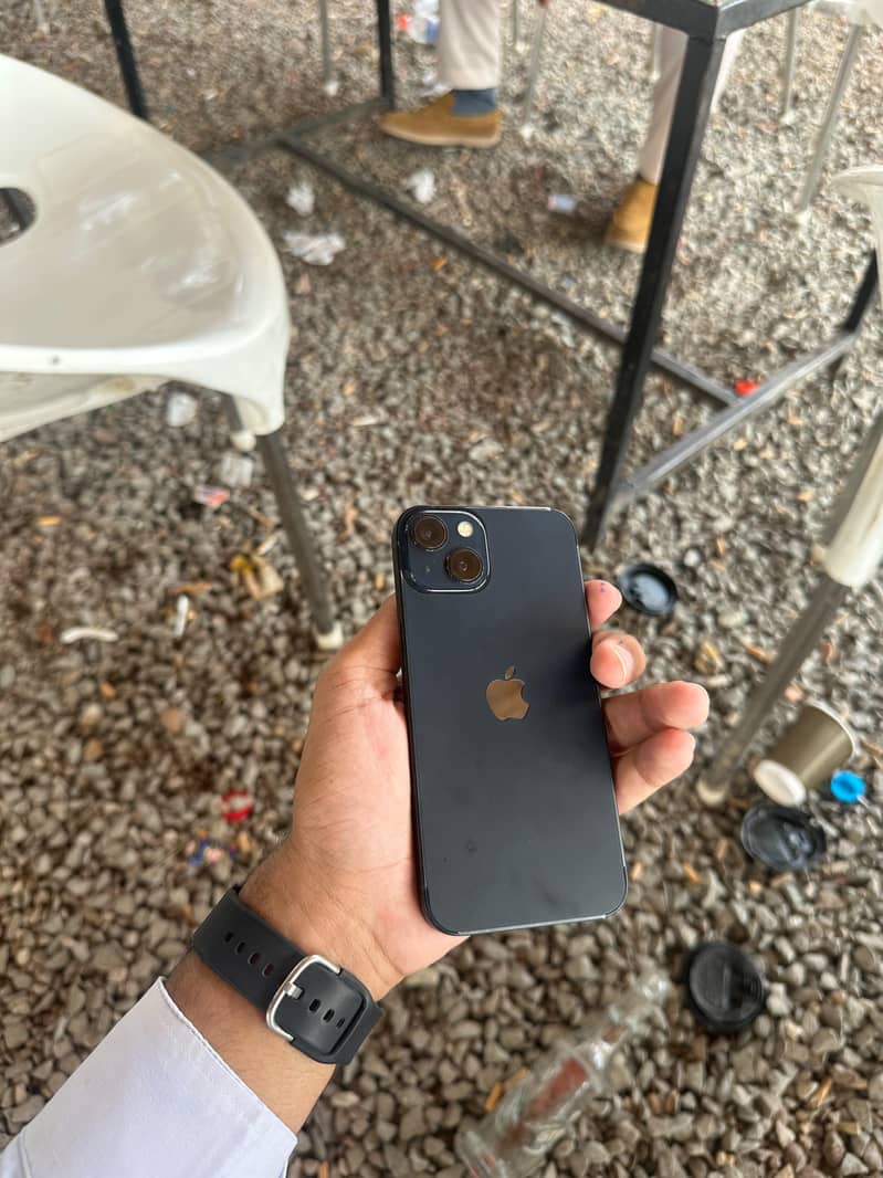 Apple iPhone 13 0